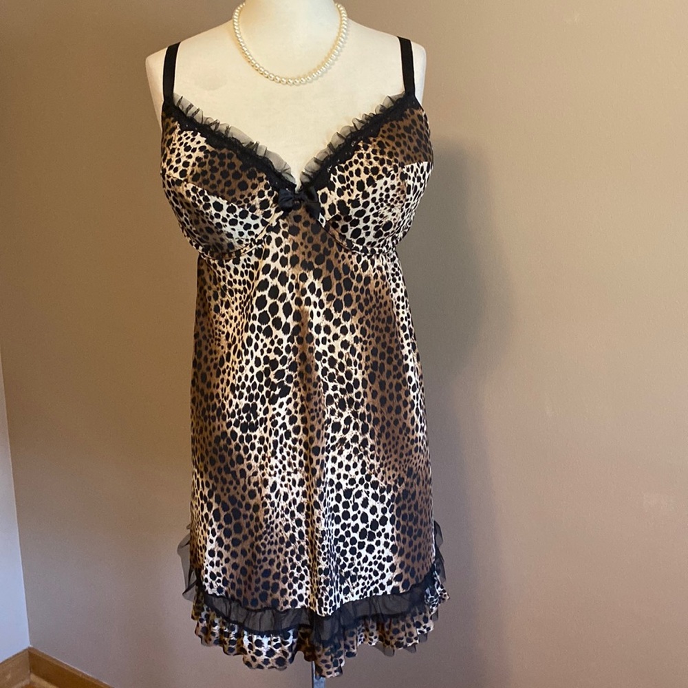 Torrid leopard print chemise and thong